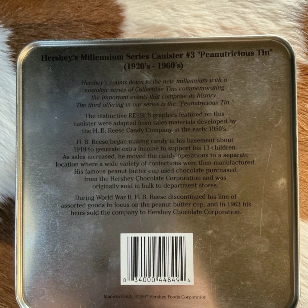 ￼VINTAGE!! REESIE‘S METAL TINS ONE IS FROM 1994 AND THE OTHER IS FROM 1997 USA￼￼ - Picture 5 of 6